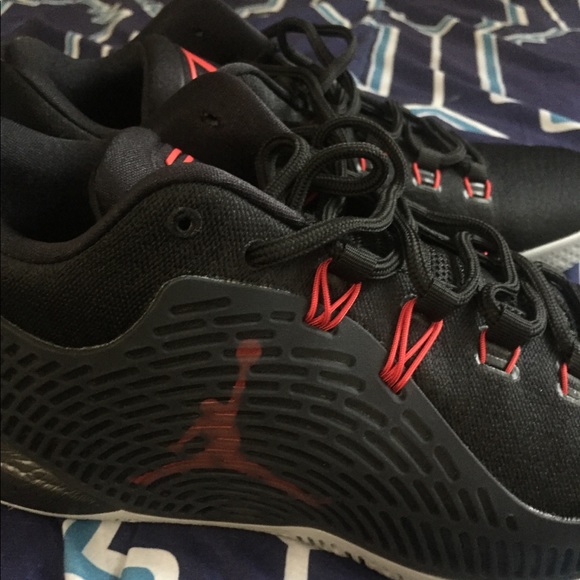 Jordan's Christ Paul Shoes Size 10 - Picture 3 of 5